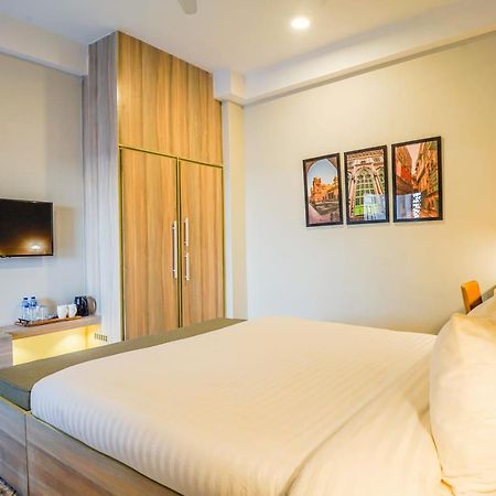 Roomy Crossroads Hotel, Peszawar Zewnętrze zdjęcie