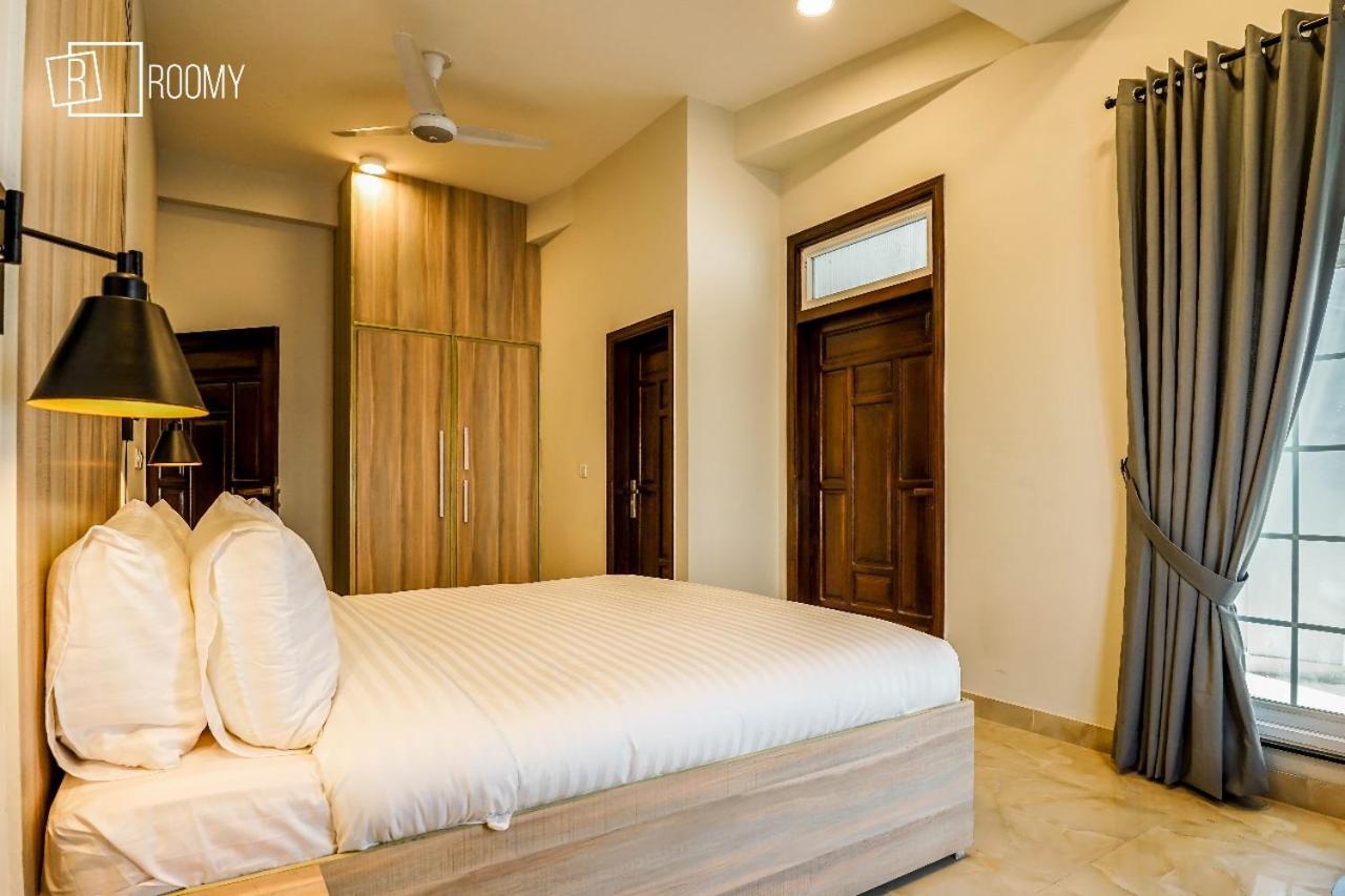 Roomy Crossroads Hotel, Peszawar Zewnętrze zdjęcie